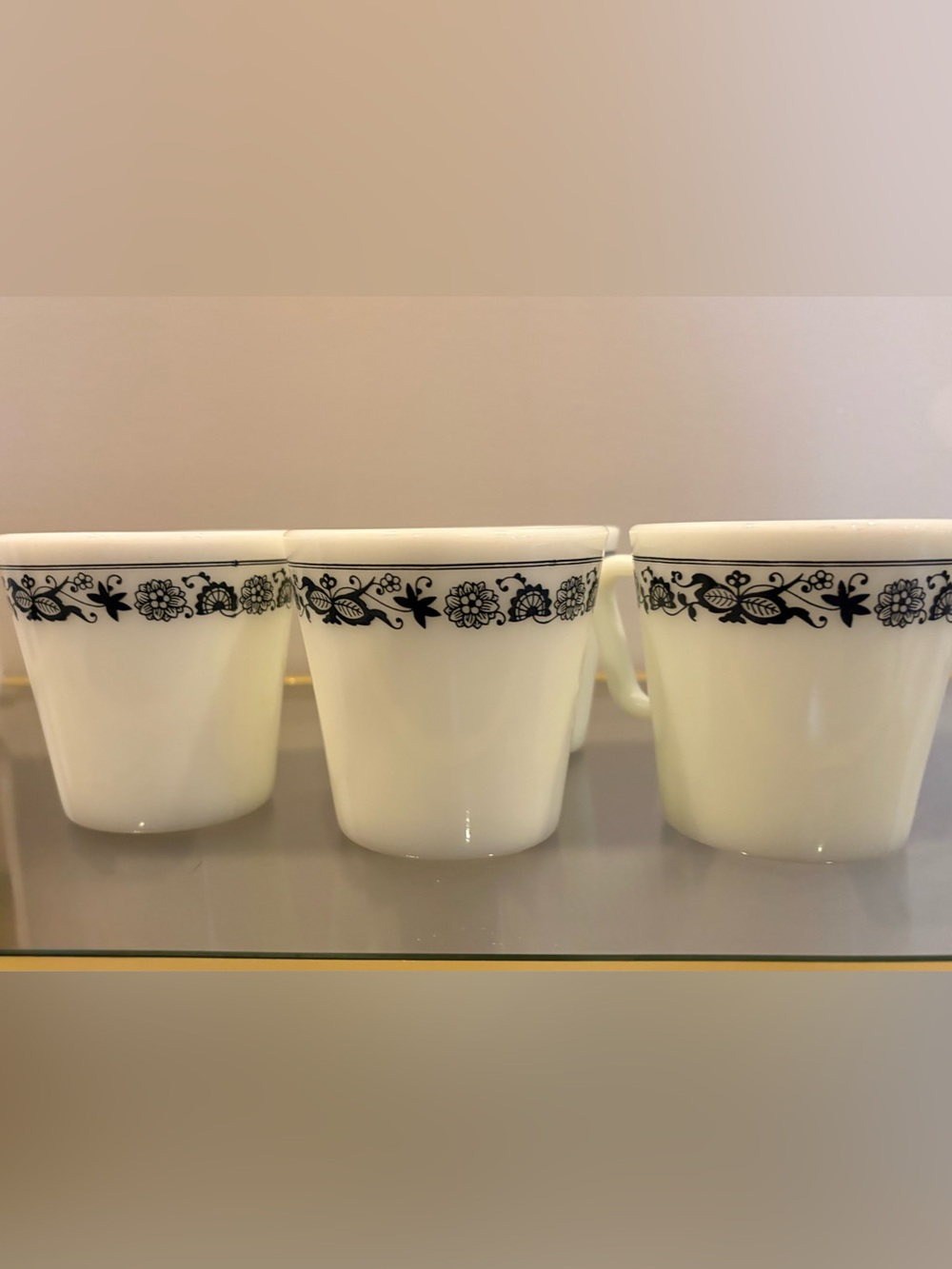 Old Town Blue (Onion) Vintage Pyrex Corning Coffee Mugs Cups “D” Handle Set Of 4